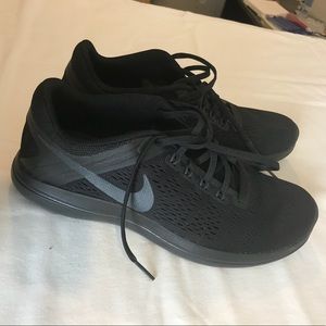 nike running shoes